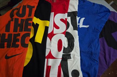 Nike t shirts mens size M