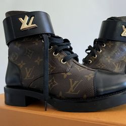 Authentic Louis Vuitton Wonderland Flat Rangers