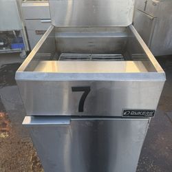 Used Dukers DCF5-NG Commercial Gas Fryer 