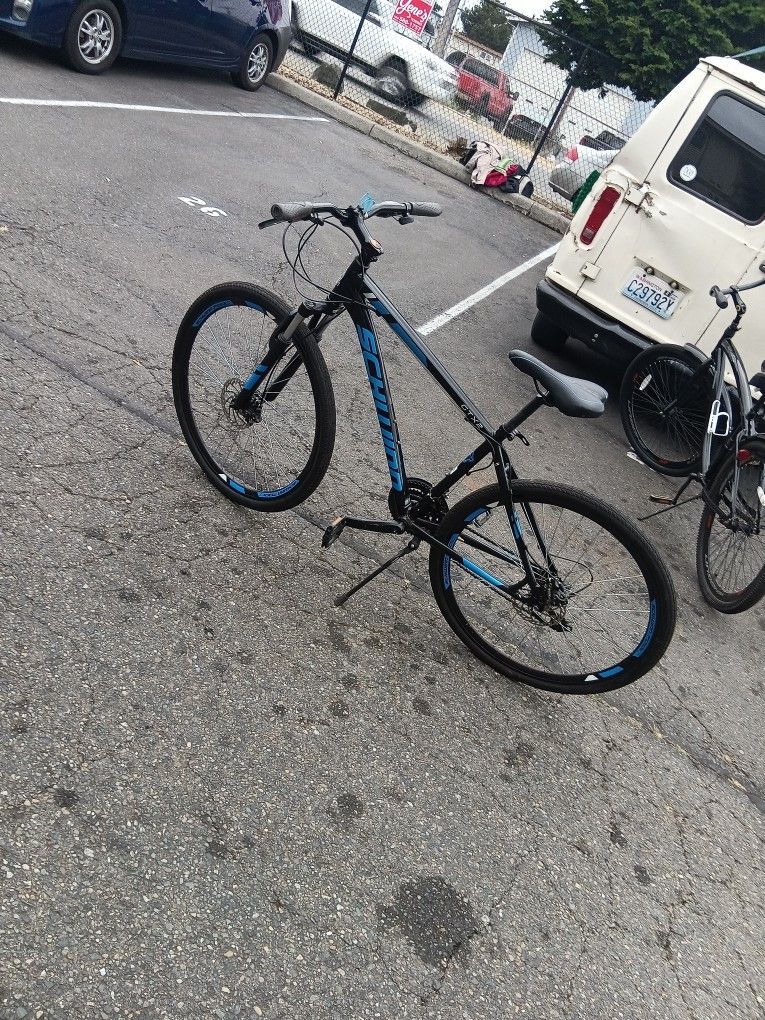Schwinn Gtx2 29"