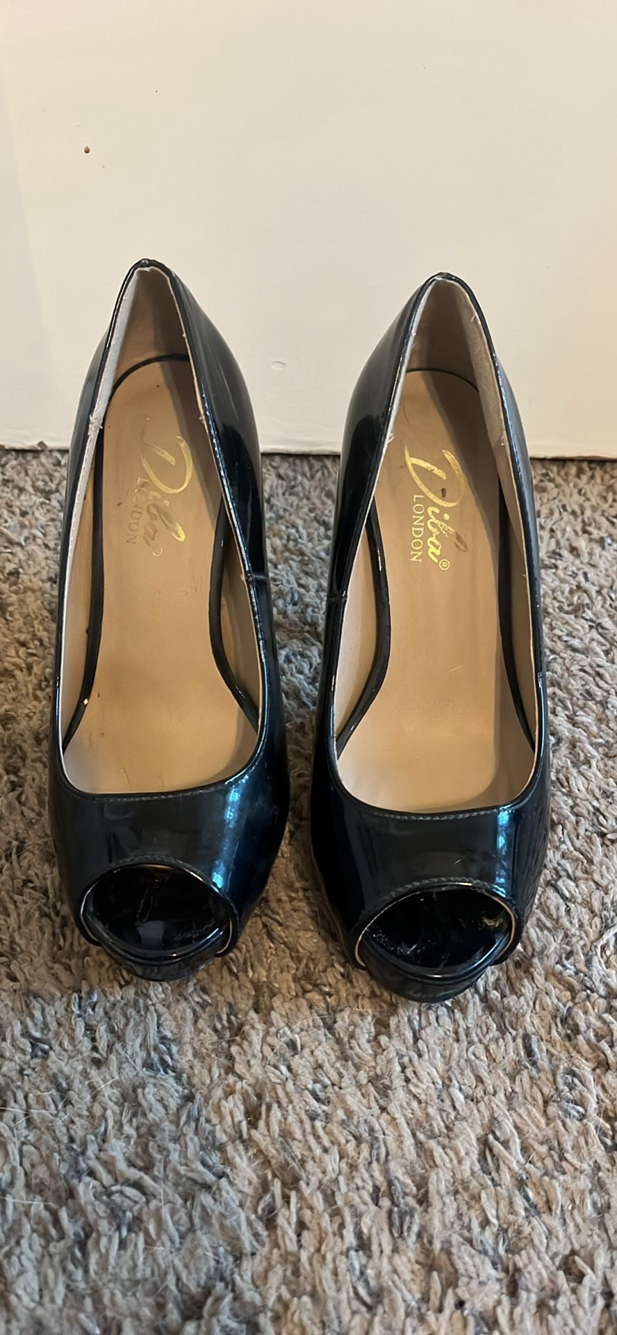Black Patent Leather Ladies Pumps
