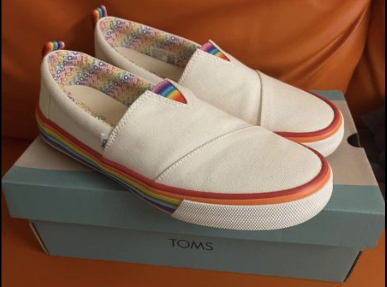TOMS pride Canvas