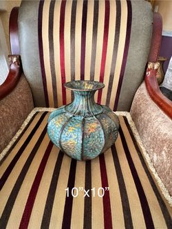 Vase metal