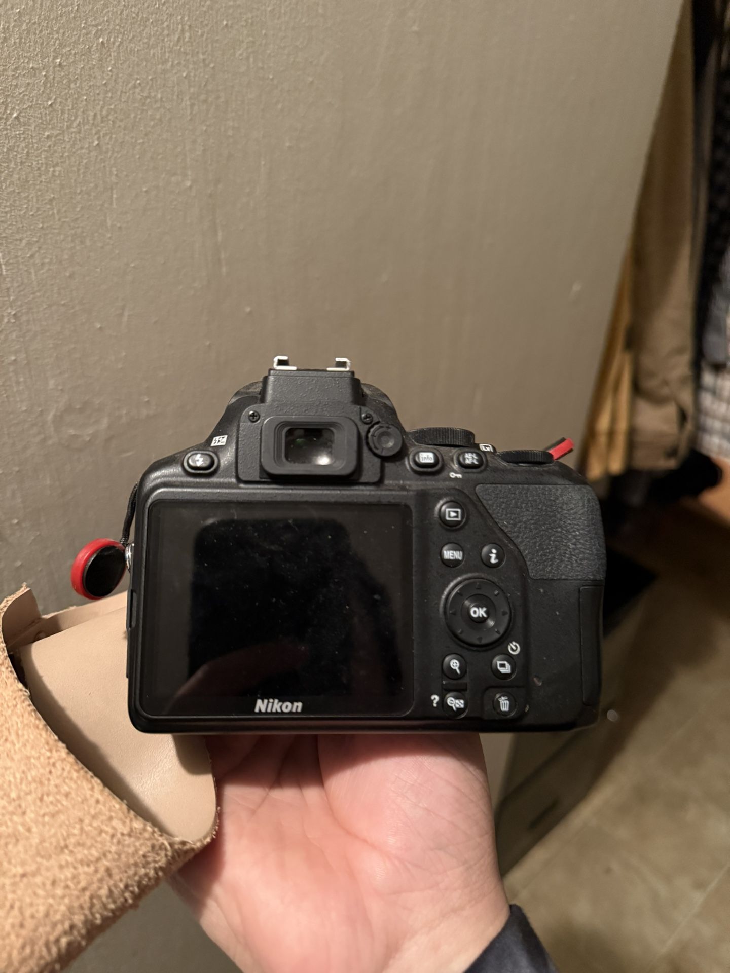 NIKON D3500