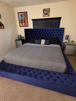 Headboard/footboard/storage drawers