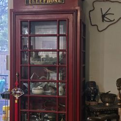 Old English
Telephone Booth
Bar Cabinet - Red