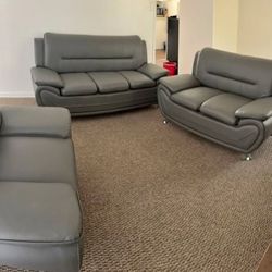 Brand New 3-Piece Leather Living Room Set – Sofa, Loveseat & Chair