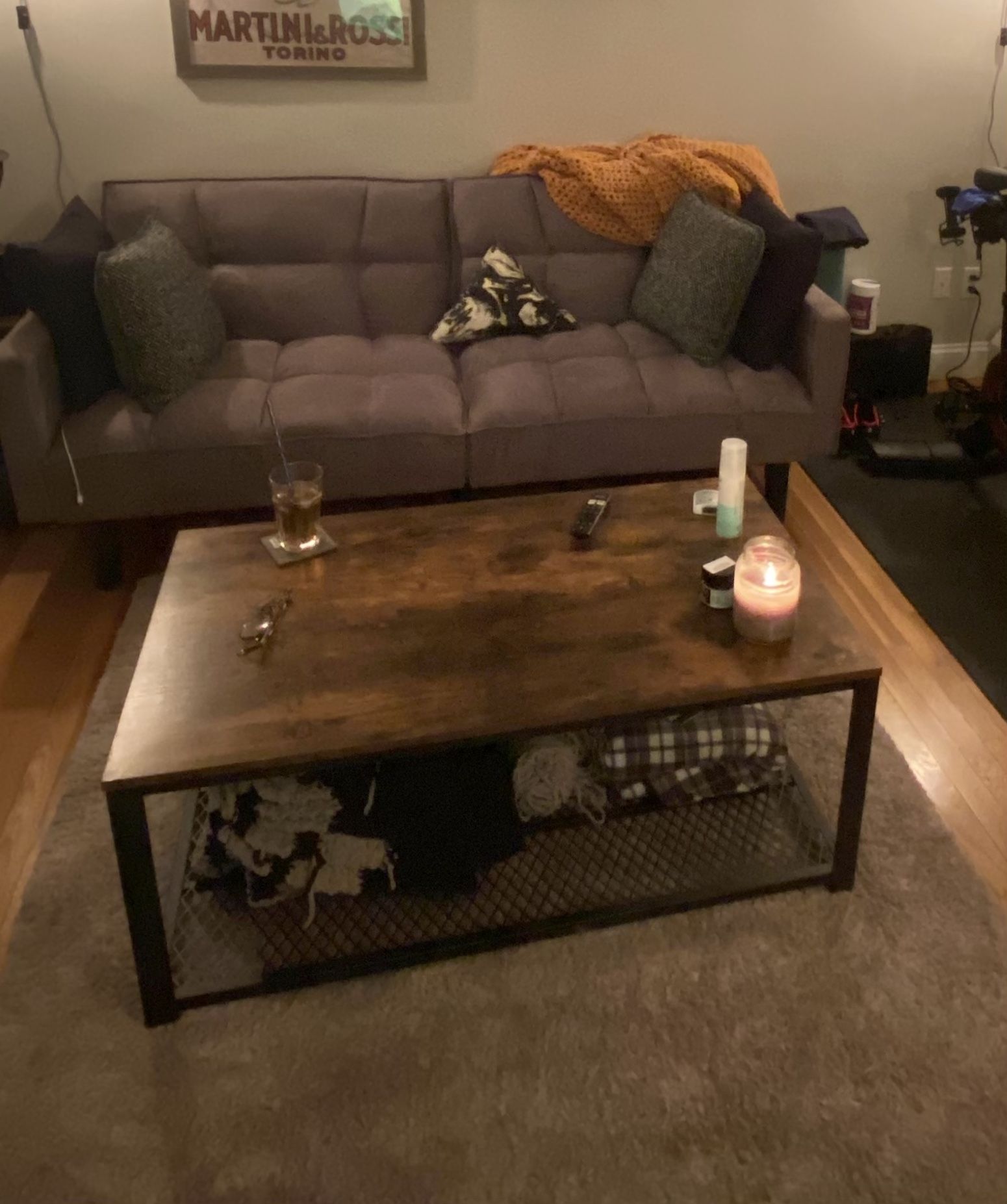 Coffee Table - Rustic brown - 42x24x18”