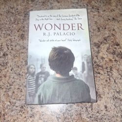 WONDER  By R.J. Palacio 