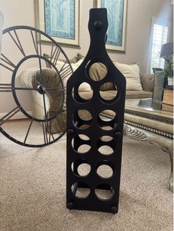 Wine bottle holder