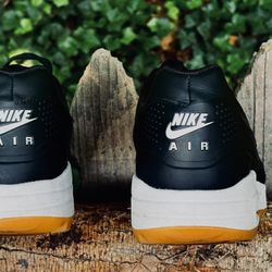 Nike Men’s Air Max IG Blackout Gum swoosh low top golf shoe