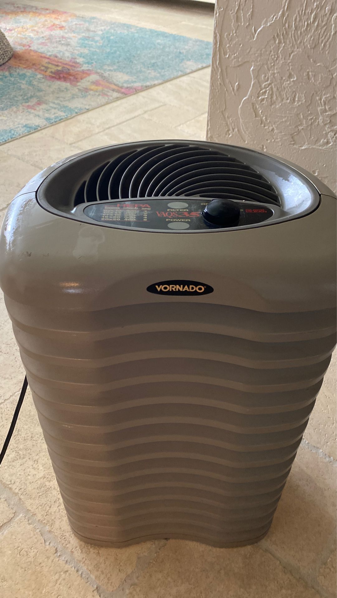 Air Cleaner HEPA- Vornado ( VAQS35)+ 4 new filters
