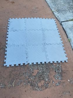 34’ X 34’ Interlocking Blue Exercise/Gym Flooring Foam Tiles