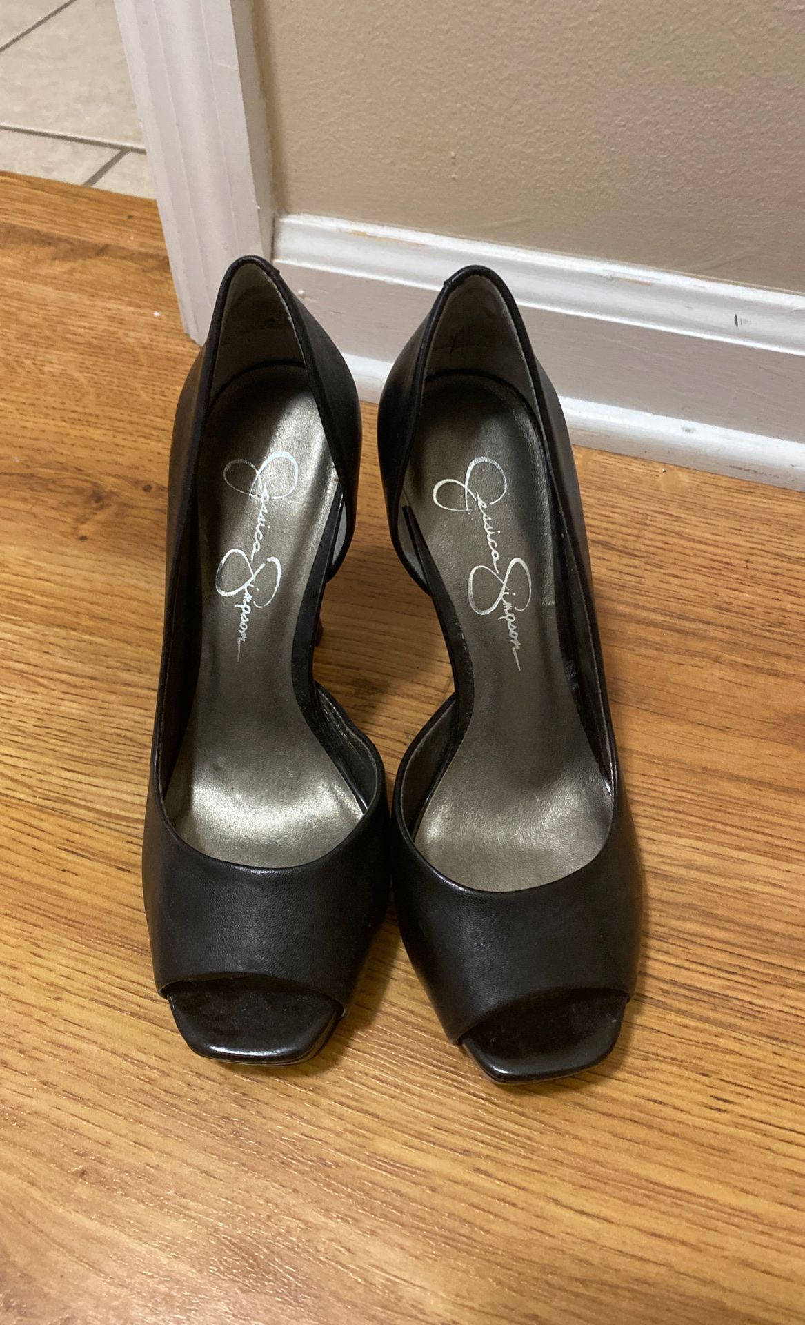 Jessica Simpson black heels
