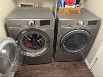 Washer and dryer set