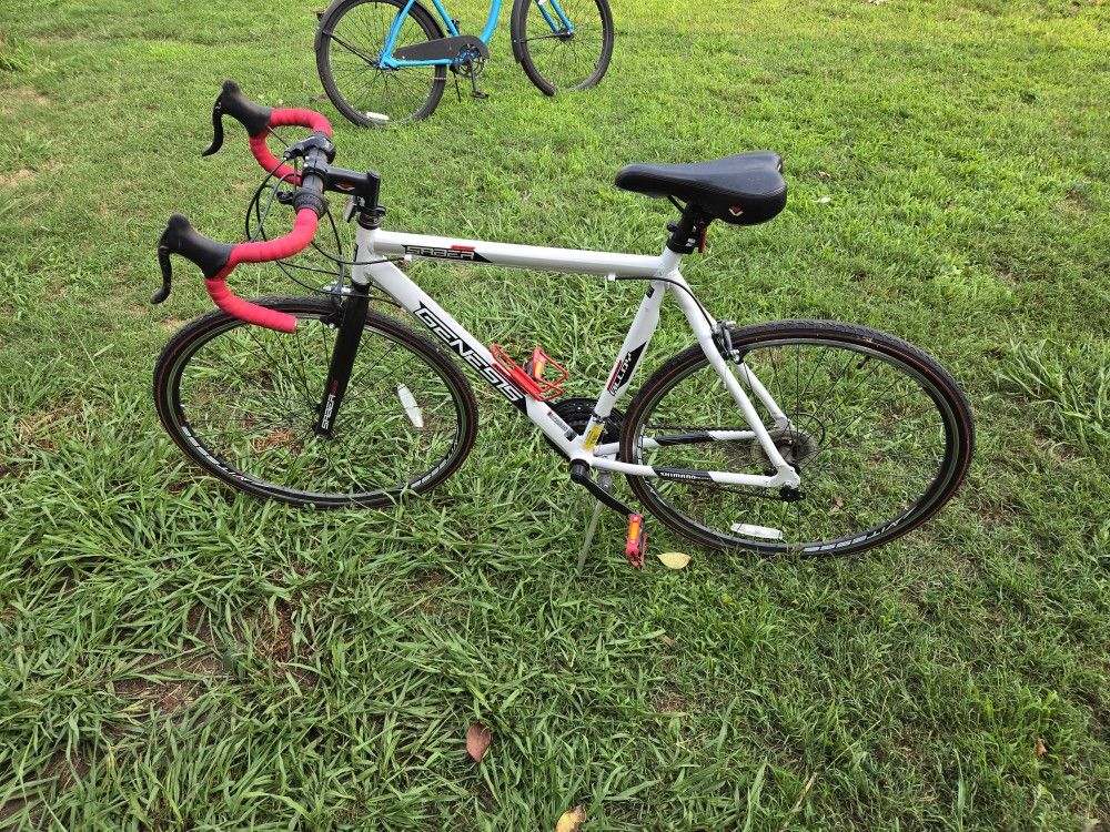 Bicycle Genesis Saber Road Bike