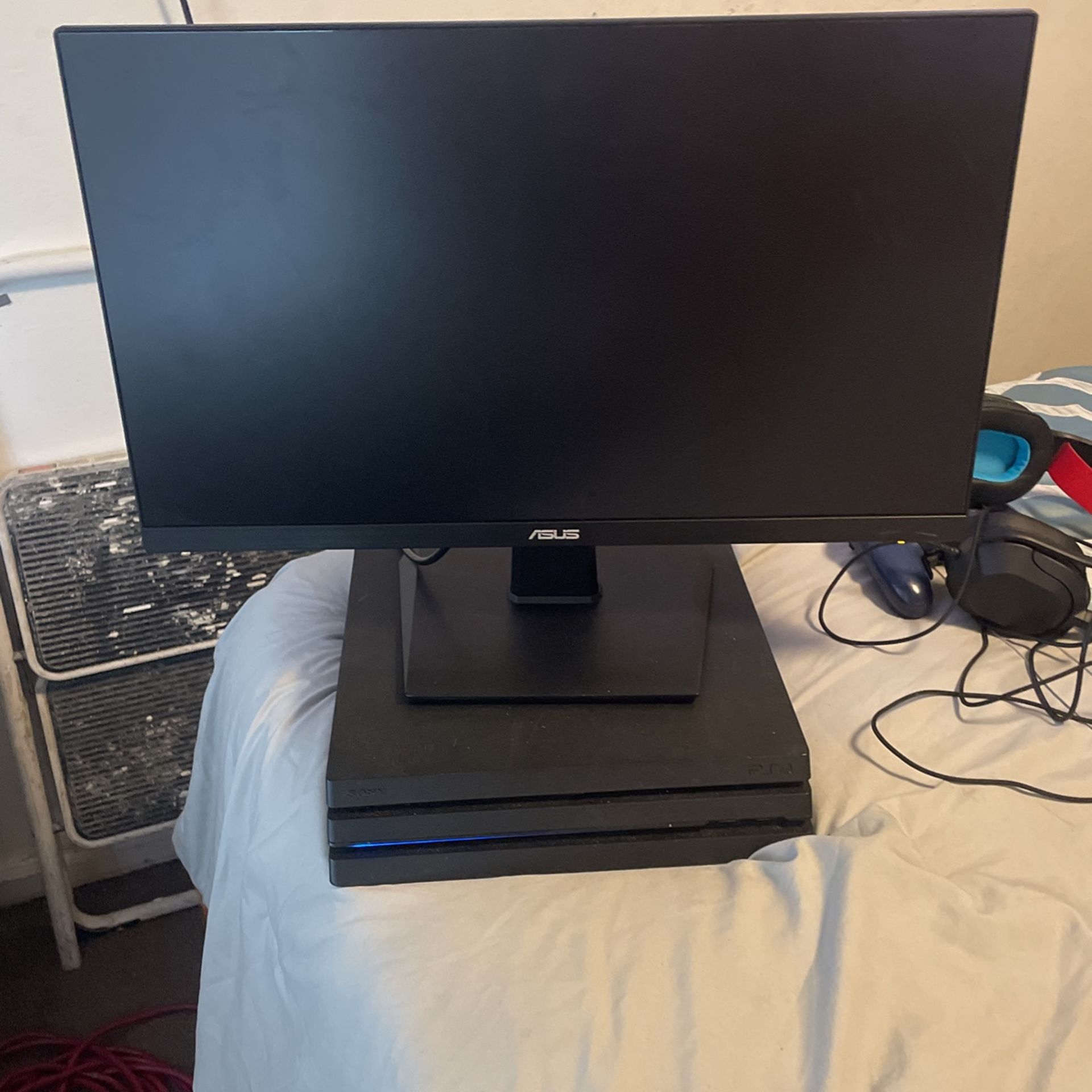 Ps4 Pro And Monitor 