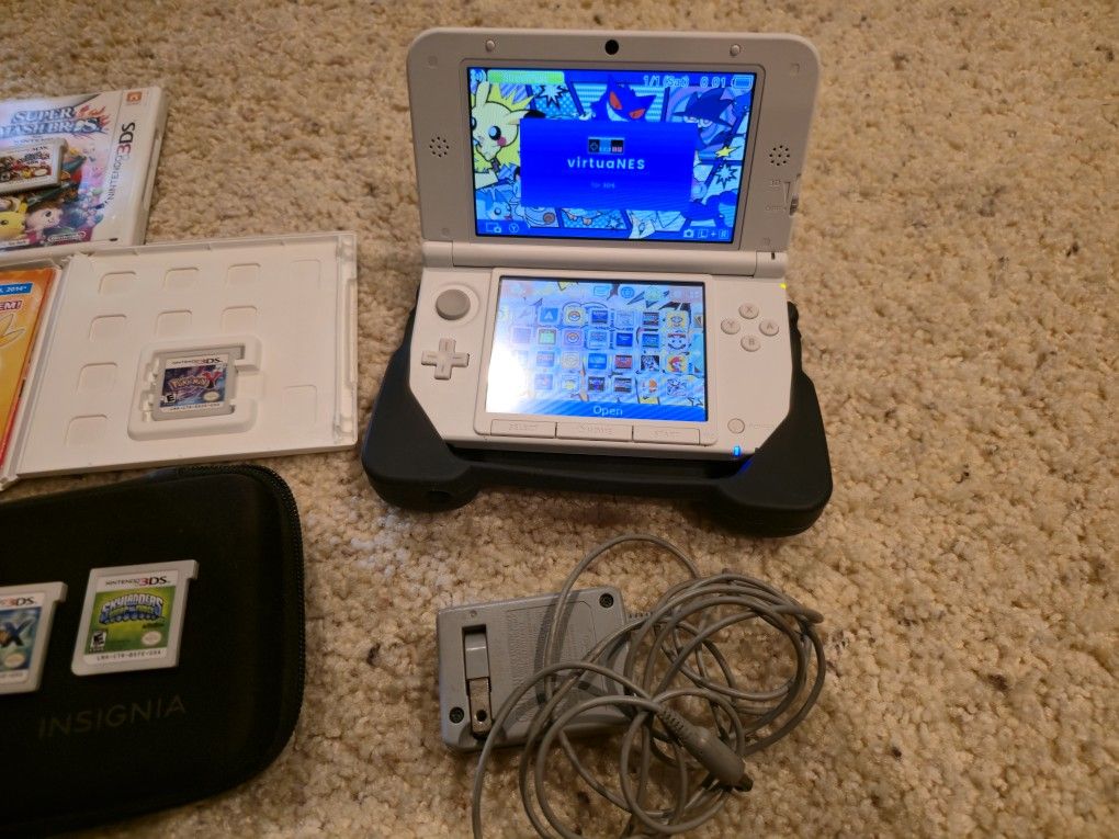 Moded Nintendo 3ds XL Luigi edition with accessories and extras