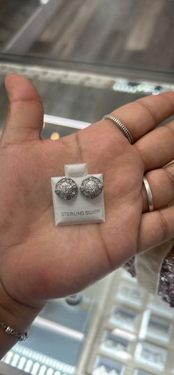 Moissanite Men’s Earring’s