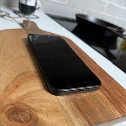 IPHONE 16 Pro MAX - CRACKED