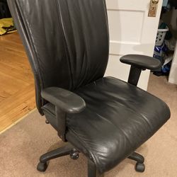 Office Swivel Chair With Arms 
