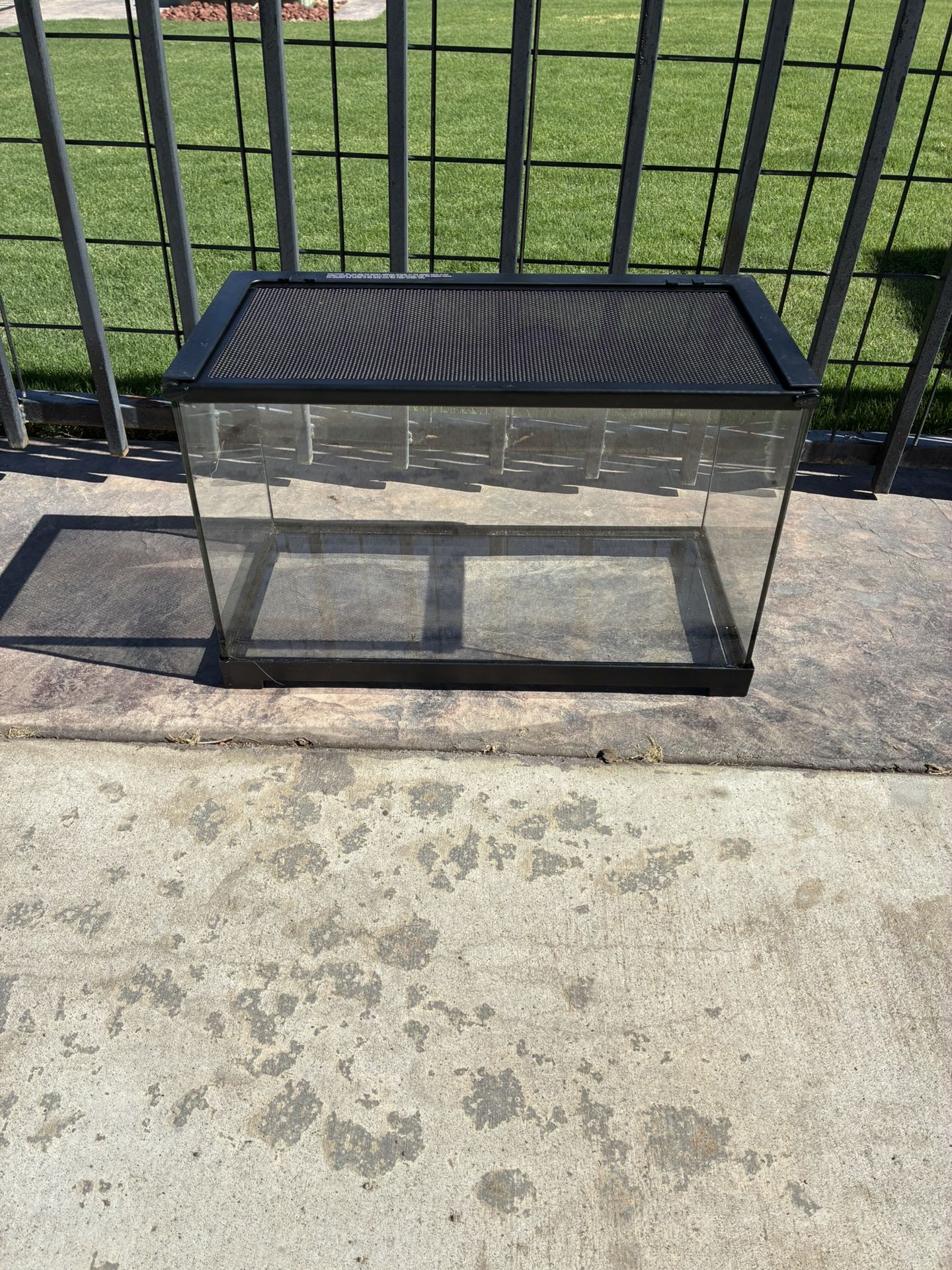 *USED* Reptile Terrarium