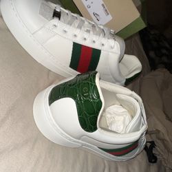 Gucci Ace Sneakers Size 9 1/2 