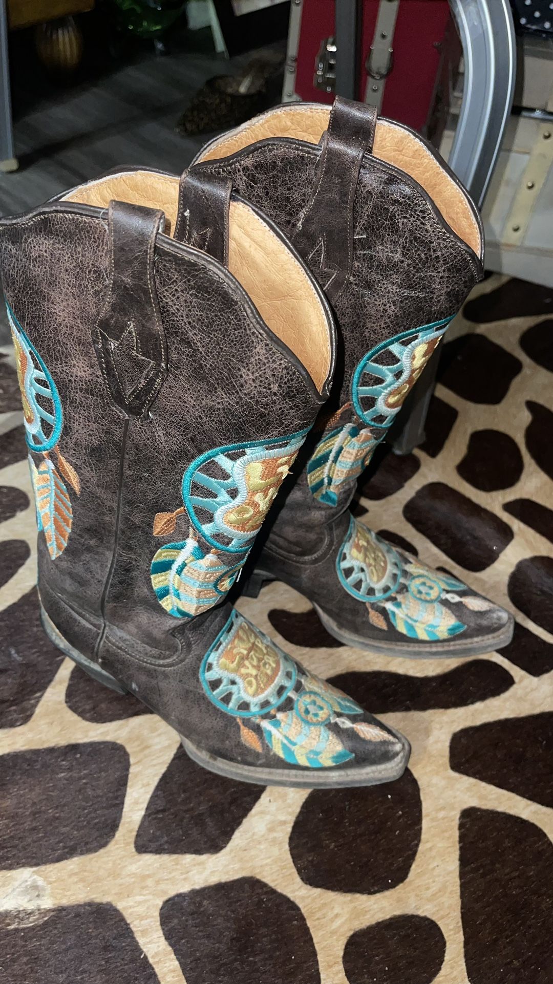 Live Your Dream Tanner mark Embossed Western Boots Size 6