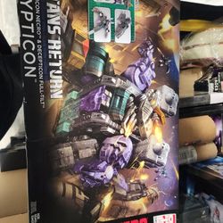 TRANSFORMERS TRIPTICON