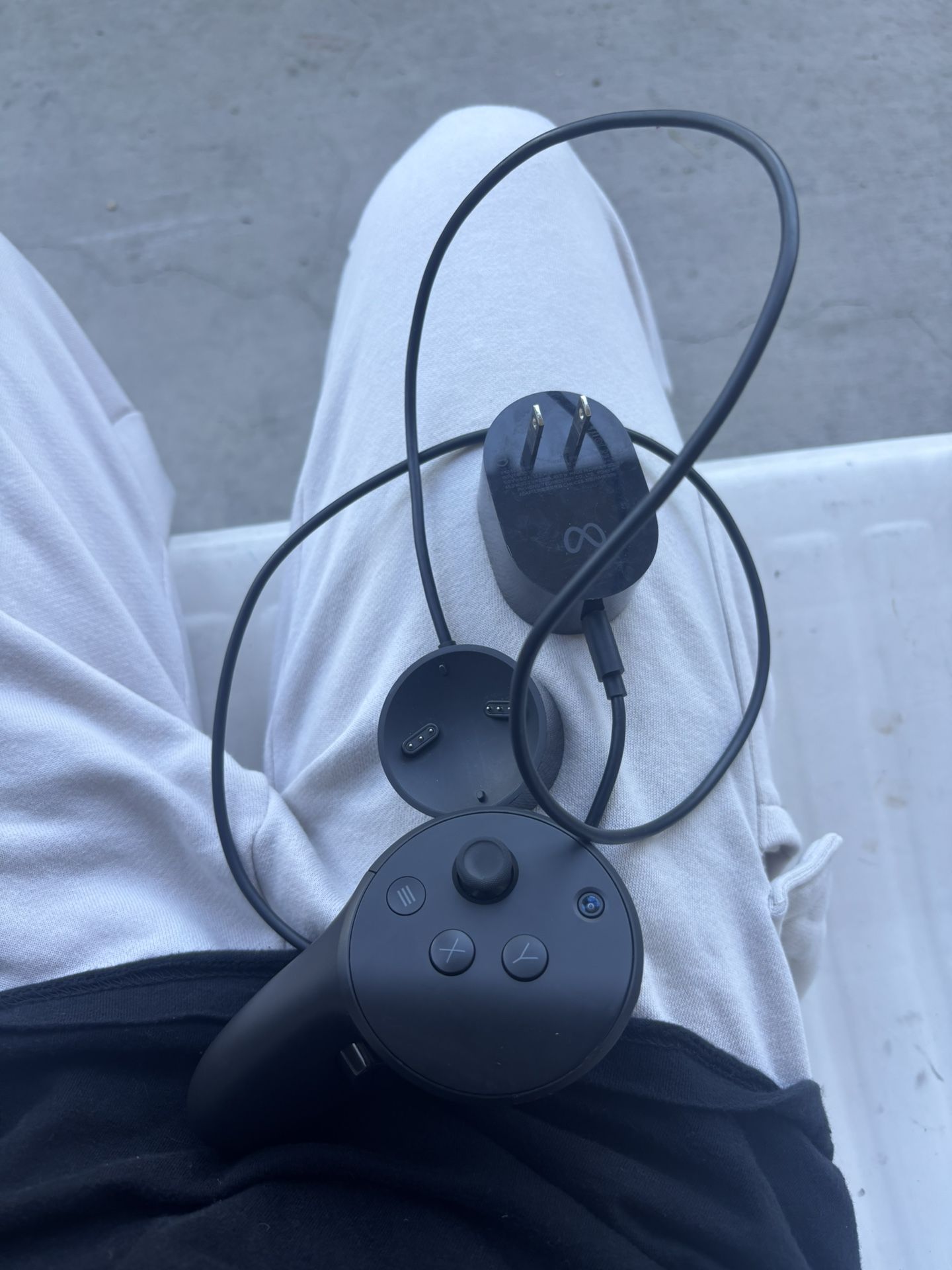 Meta Quest Pro Left Controller With Charger