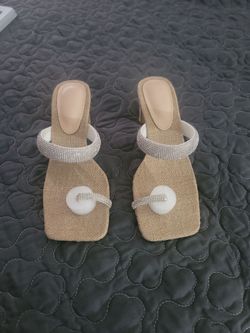 Ladies Brand New Rhinestone Sandals Size 7