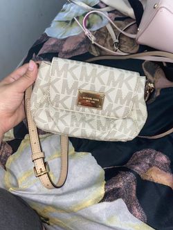 Michael kors crossbody