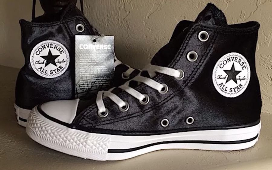 Women’s converse alll star chuck Taylor brand new size 7