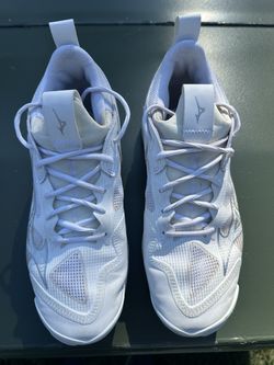 Mizuno Wave Momentum 3 Volleyball Shoes – Women's US 9.5