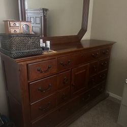 Four Piece Queen Bedroom Set