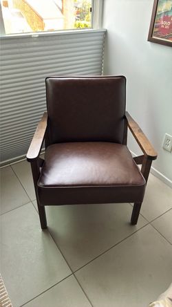 Brown Leather Accent Chair – Solid Wood Z-Frame