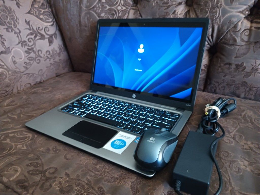 Laptop HP Folio 13-2000-core i5-8gb Ram-128gb HD SSD Solid