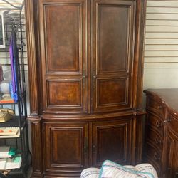 Armoire Brown 