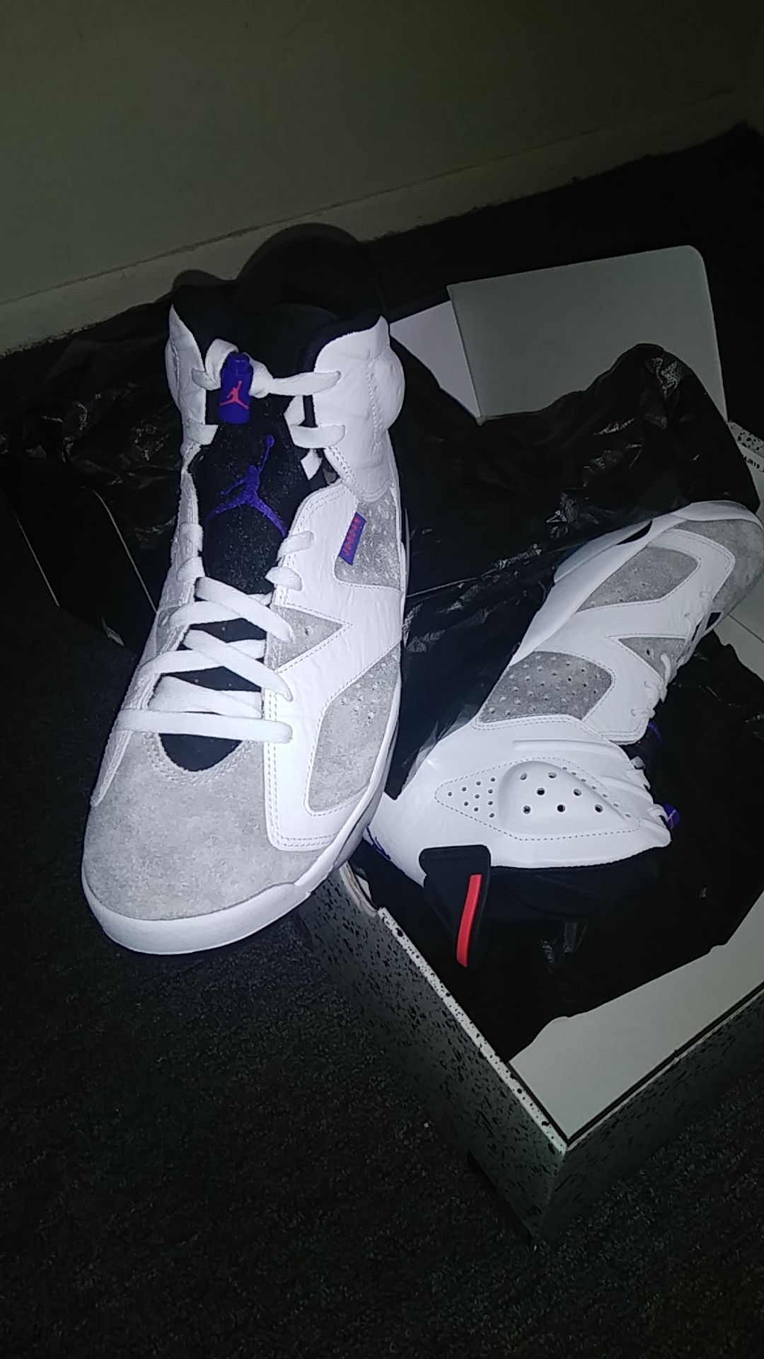 Jordan 6s Brand New Never Worn 9half Men First Come first serve. In Box{contact info removed}{contact info removed}