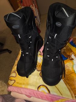black men's snow boots size 10