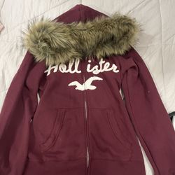 Hollister Sweater 