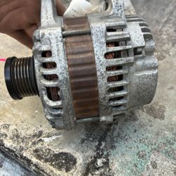 Oem Alternator From 2015 Nissan Juke, Might Fit Altimas, Just 45,000 Miles 