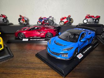 Maisto cars 1 18 new Perfect condition