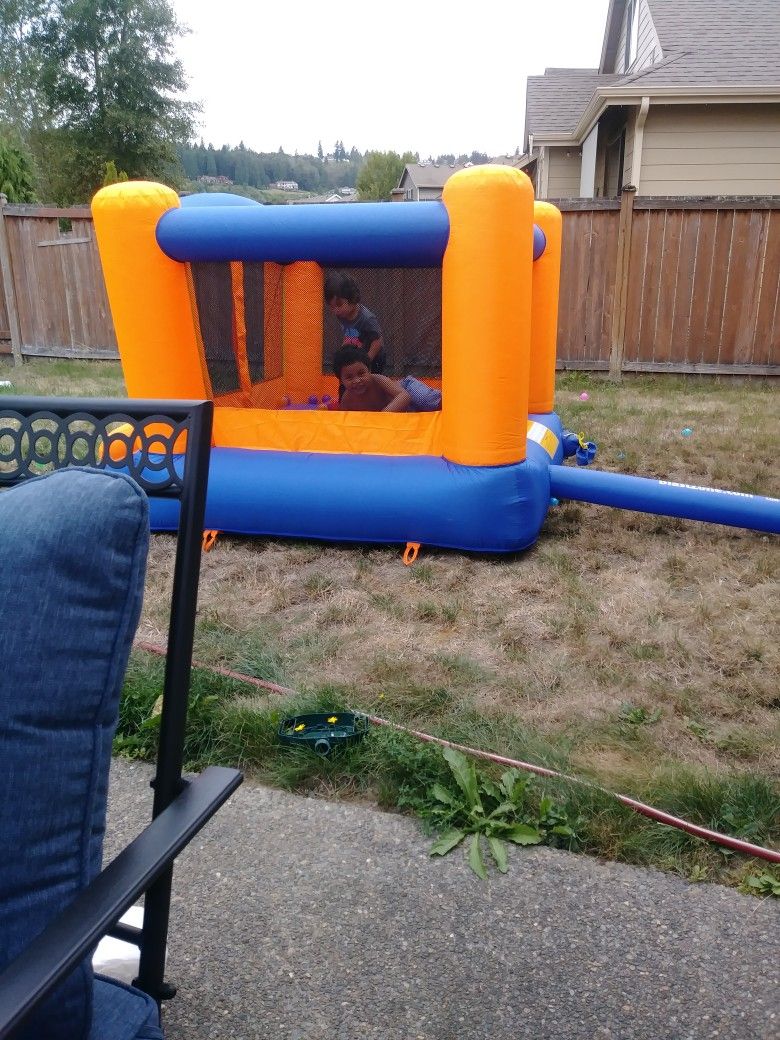 Small Bouncey House