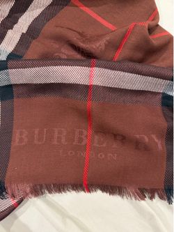 Burberry London 100% Cashmere Giant Check Wrap – Beetroot Brown – New with Tags