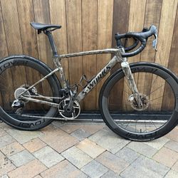 Excellent Condition - 2025 Specialized Roubaix S -Works Size 52