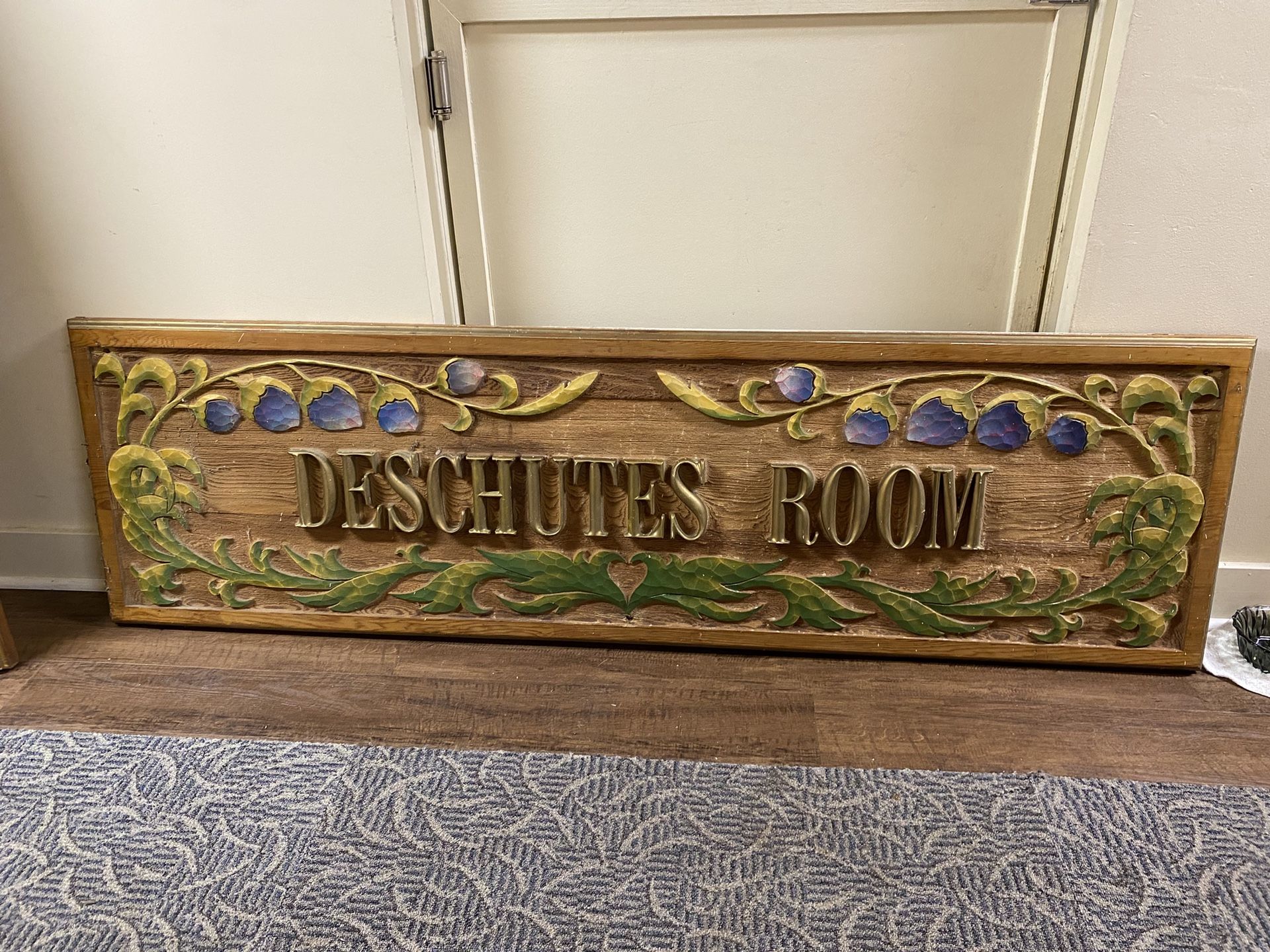 Solid wood, Deschutes room sign
