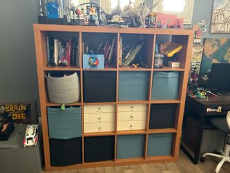 Cube style wall storage unit