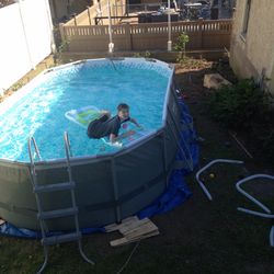 Pool And Ladder 