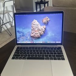 APPLE MACBOOK PRO TOUCHBAR 13” QUAD CORE i7 16GB 500GB SSD! LOADED! 